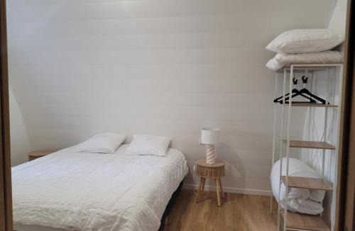 La Batie-Montgascon Other | Ecolodge Insolite 40m2 climatisé