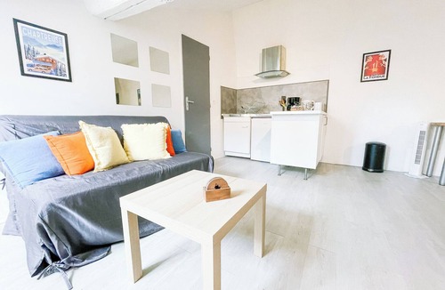 Quartier Hyper-Centre Apartment | #EH | Le Rousseau 🤍