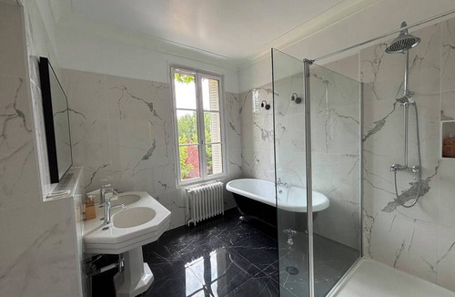 La Chapelle-Saint-Mesmin Other | Elegant Art Deco residence with a pool and views of the Loire River just outside Orléans