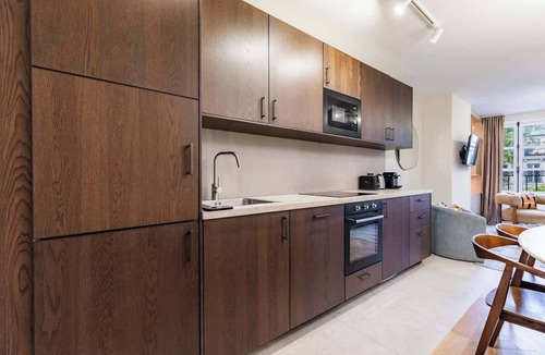 Arsenal Apartment | Elegant bright and air-conditioned 2 Bedroom apartment in Bastille