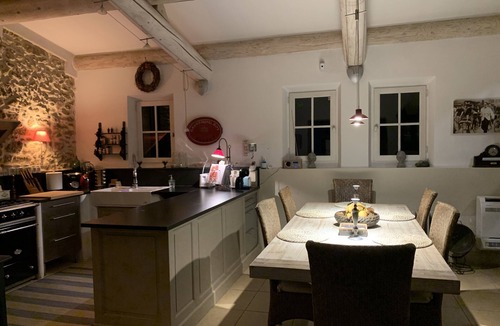 Aubignan House | Elegant Provencal farmhouse with heated swimming pool, rated 5-star Meublé de Tourisme