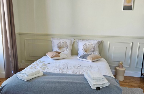 Mont-sous-Vaudrey Apartment | Elegant suite at Château Grévy - Charm & calm