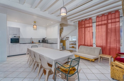 Meuilley House | En Côte de Nuits - Sur la Route des Grands Crus