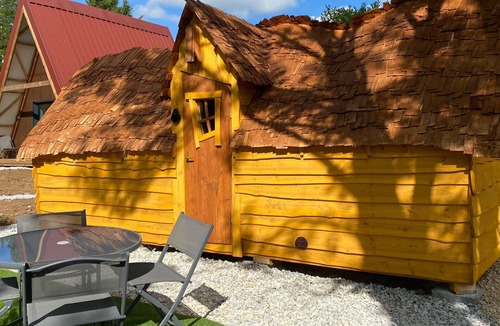 Loray Ski Chalet | Enchanted cabin with shared pool/SPA and optional Kota grill