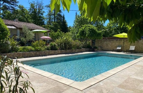 Venasque Bed & Breakfast | Enchanting Guest Room in the Heart of Provence