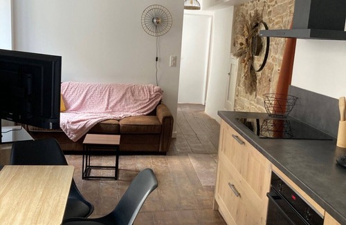 Saint-Amour Apartment | Entire apartment non-smoking. Pets allowed.
