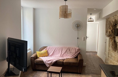Saint-Amour Apartment | Entire apartment non-smoking. Pets allowed.