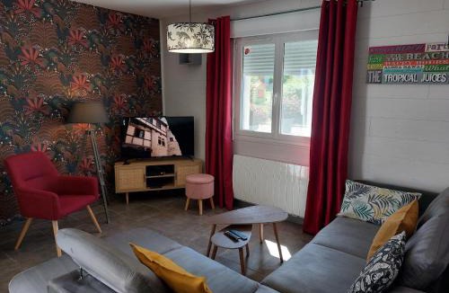 Baresia-sur-l'Ain House | Entre Lacs Et Montagnes , Maison 3 chambres, terrain, lits préparés, parking et ménage inclus, accès autonome possible à toute heure