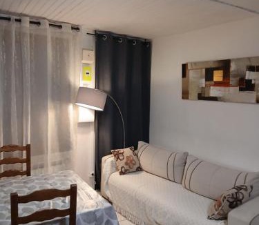 Cravant House | Escale de Cravant