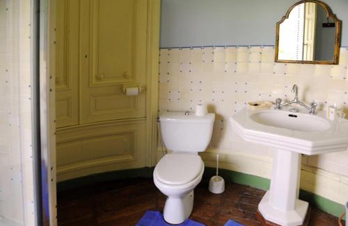 Bresse-sur-Grosne Bed & Breakfast | Escapade au domaine-Chateau de Bresse sur Grosne