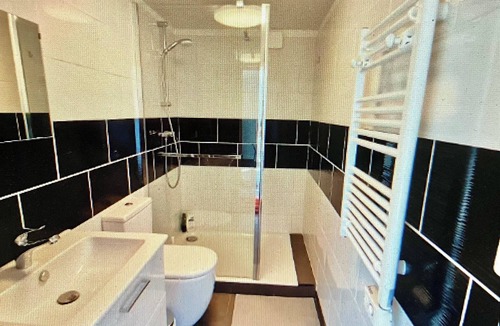 Peymeinade Apartment | Escapade Urbaine: 2 Bedrooms, Ideally Located