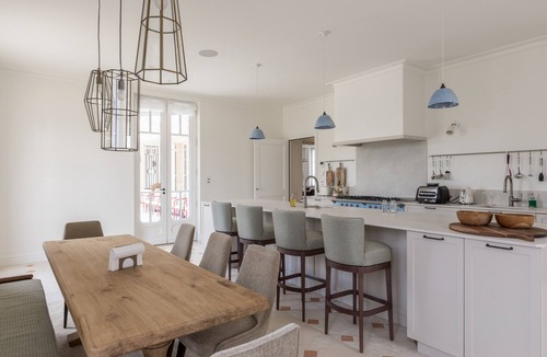 Saint-Seurin-sur-l'Isle Villa | Exceptional castle - in the heart of wine country