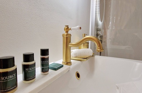 Paroisse Notre-Dame House | Exceptional suite with jacuzzi and private sauna