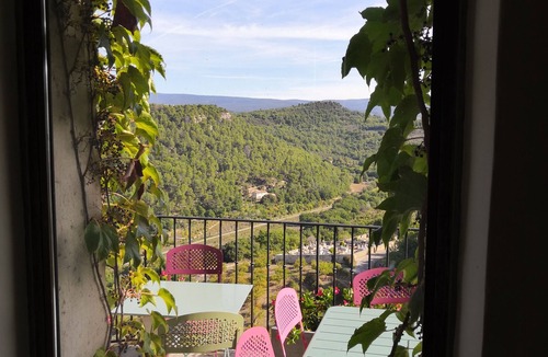 Venasque House | Exceptional view of Mont Ventoux. Charming house, cosy and friendly