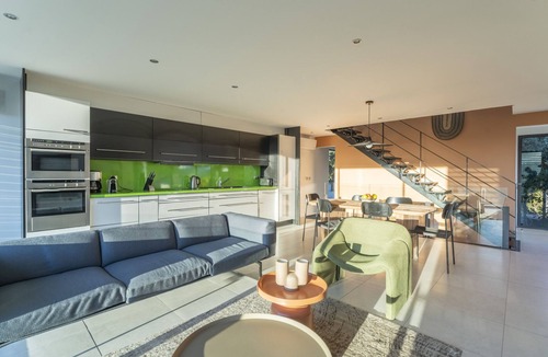 Venasque Villa | Exceptional Villa | Breathtaking Views & Private Pool | Heart of Luberon