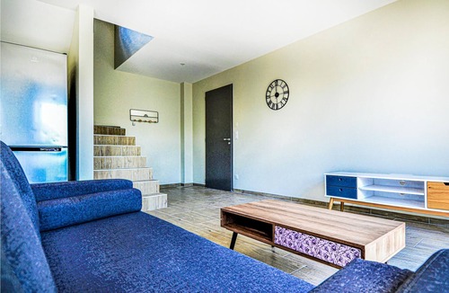 Mormoiron House | Experience a wonderful vacation in this air-conditioned and independent vacation home with private p