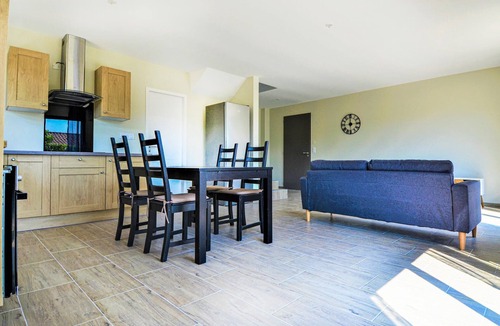 Mormoiron House | Experience a wonderful vacation in this air-conditioned and independent vacation home with private p