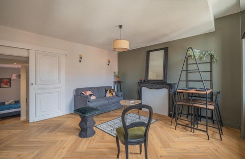 Romans-sur-Isere Apartment | Félix Appart'Hotel - Climatisation, Arrivée autonome, Centre de Romans sur Isère