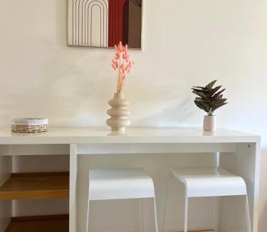 Plateau — Pyramide Apartment | F2 Cosy près aéroport Orly