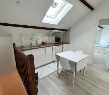Quartier Centre Ville Apartment | F3 au grenier d'une maison