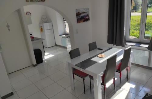Domvallier Apartment | F3 meublés proche du circuit automobile International et du karting de Juvaincourt