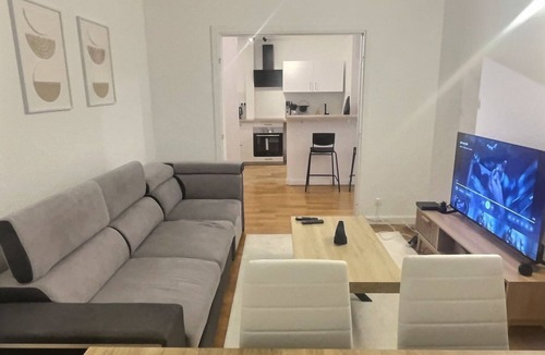 Saint-Fargeau Apartment | Fabulous 4-bedroom apartment in Paris perfect for your getaway