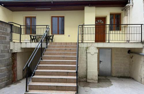 Roanne House | Face à la gare - Chambre 6