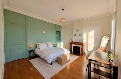 Roanne Apartment | Face gare - Appartement Haussmannien 301 - 2 Chambres et Canapé-lit