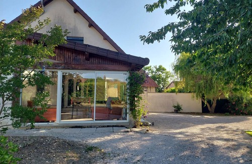Saint-Gervais-en-Valliere House | Family home with a Nordic hot tub, 15 minutes from Beaune
