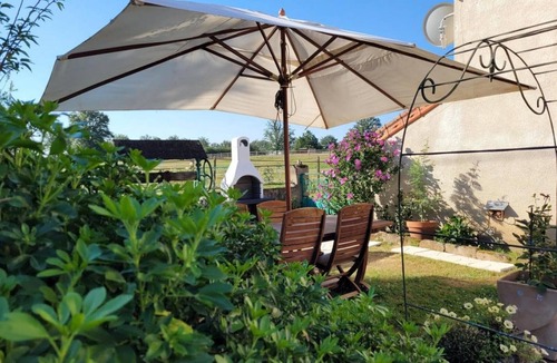 Sauvagny Cottage | Family cottage on horse farm near Montluçon