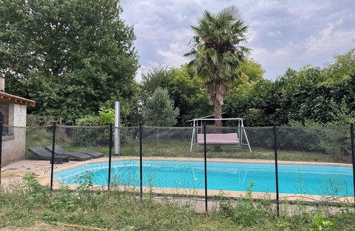 Saint-Marcel House | Family house sleeps 12 - 6 bedrooms - swimming pool - very large garden