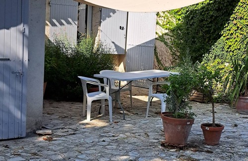 Genac-Bignac Cottage | Family house with garden near the Charente