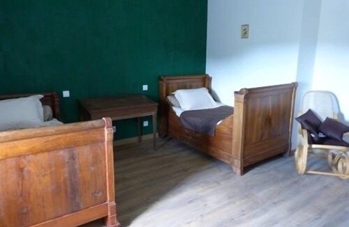 Saint-Thomas-de-Conac House | Family suite with 1 parental bedroom and 1 children's bedroom (2 beds)