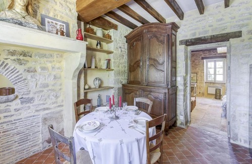 Talon House | Farmhouse in Talon with Scenic Views