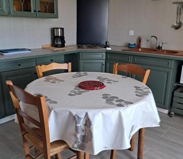 Puymeras Apartment | ferme bernicat gite ventoux