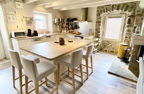 Mazan-l'Abbaye House | Ferme Cosy 15p sur la Montagne Ardéchoise, Salle de Réception
