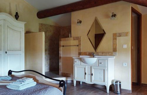 Visan Bed & Breakfast | Ferme de Palumiane - Chambres climatisées