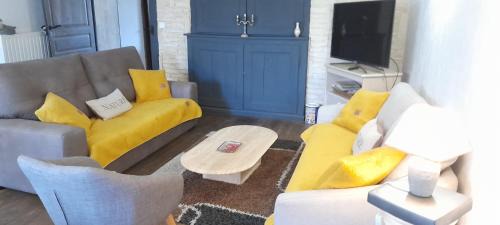 Vrecourt House | ferme des champs