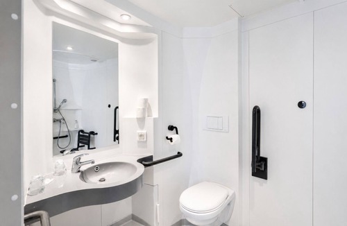 Villejust Hotel | First Inn Hotel Les Ulis
