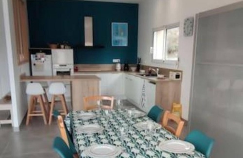 Vinezac Villa | Five-tower Ardèche family villa with swimming pool