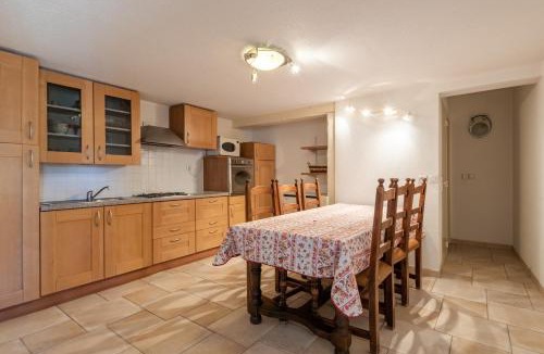 Saint-Germain House | Fleur des Champs