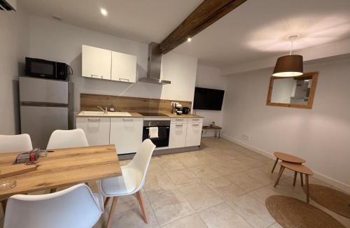 Lancie Apartment | Fleurie Appartement T2