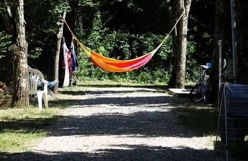 Saint-Privat Ski Chalet | Flower Camping Le Plan d'Eau - Ardèche * - Chalet CONFORT MOREA 25m2 2 bedrooms - Covered terrace + air conditioning 5 persons