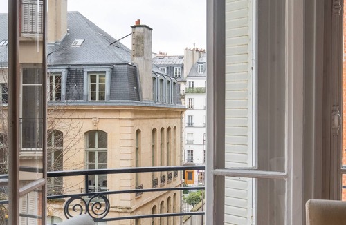 Notre-Dame-des-Champs Apartment | Flowers from Paris, by Veeve