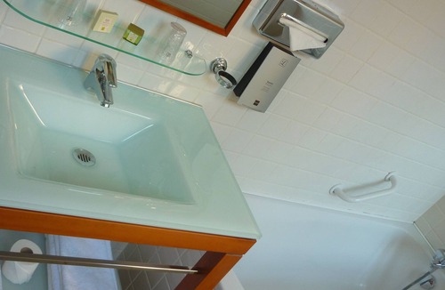 Salins-les-Bains Apartment | For your stays, prefer the rooms of the Charles Sander hotel