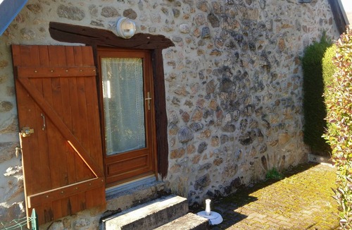 Champs-sur-Tarentaine-Marchal House | Bienvenue au gîte du lavoir à proximité des lacs , rivières et montagnes