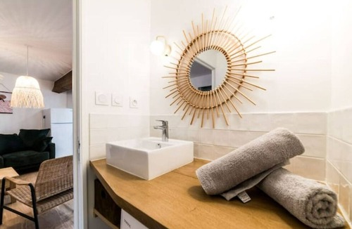 Saint-Jean-Saint-Maurice-sur-Loire Cottage | La Grande Maison des Pittoresques - Family gîte for 8 to 10 people