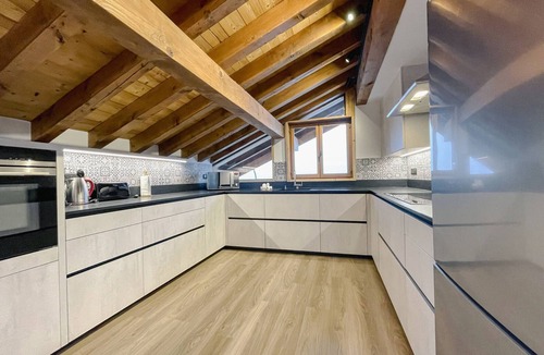 Saint-Martin-de-Belleville Apartment | Central St Martin Chalet, Near Ski Lift, Sleeps 10