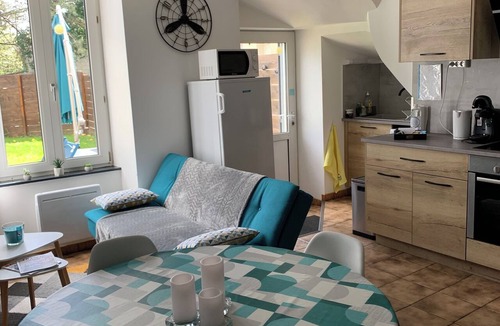 Scey-sur-Saone-et-Saint-Albin Apartment | Ground-floor apartment with a hot tub