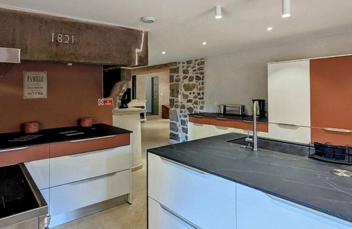 Ternuay-Melay-et-Saint-Hilaire Cottage | Gite Ternuay-Melay-et-Saint-Hilaire, 7 bedrooms, 15 persons